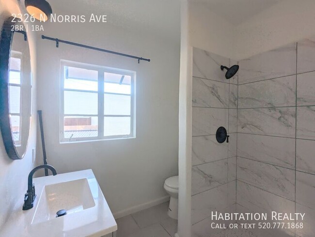 Building Photo - Remodeled 2Bed/1Bath with Designer Touches...