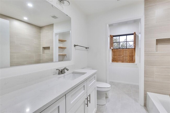 Building Photo - 8136 Ceberry Dr