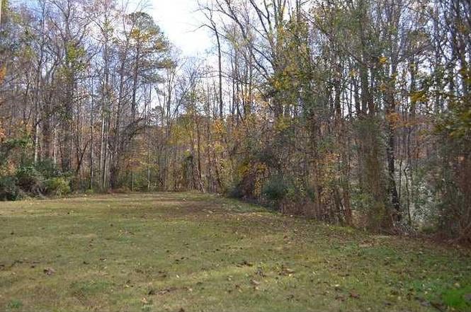 Building Photo - Room in Condo on Collegiate Cir