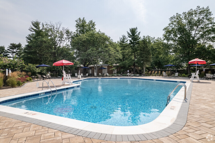 Outdoor Pool - The Park at Franklin