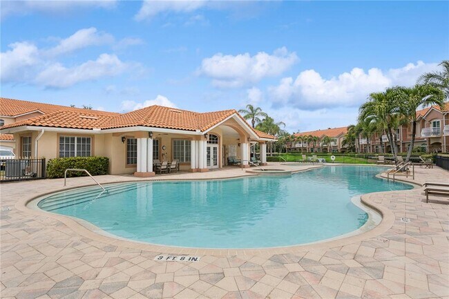 Building Photo - 6319 Vista Verde Dr W