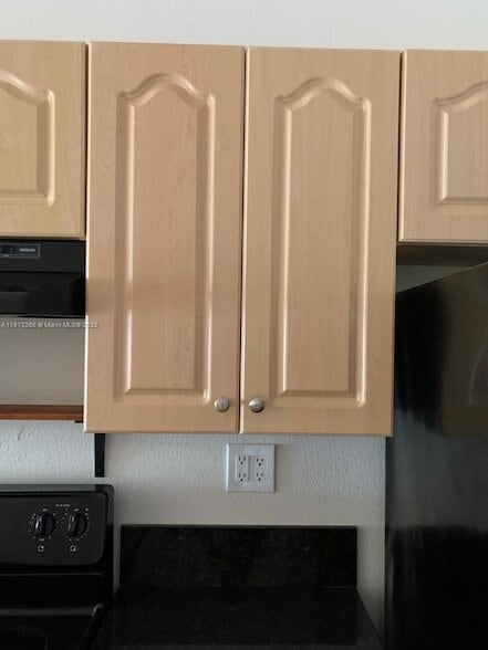 Building Photo - 9925 Nob Hill Pl