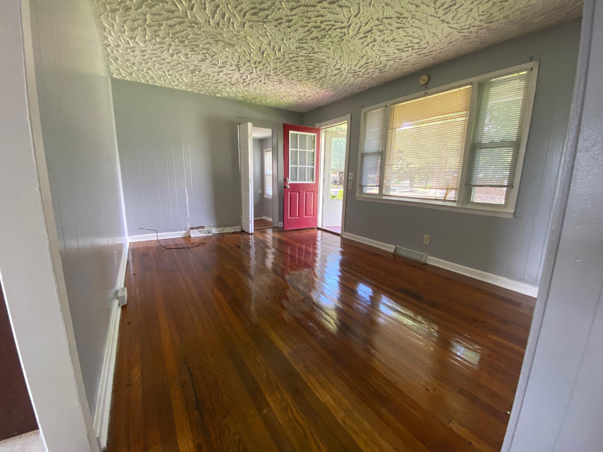 Building Photo - 3602 Rose Dr