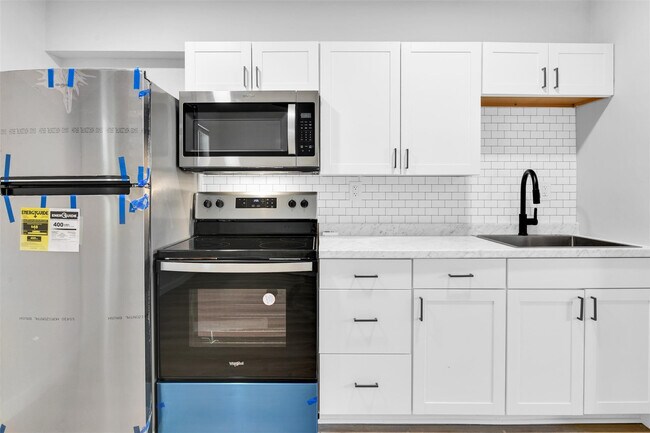 Building Photo - 1841 Adams St