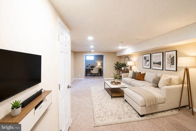 Building Photo - 1745 N 60th St