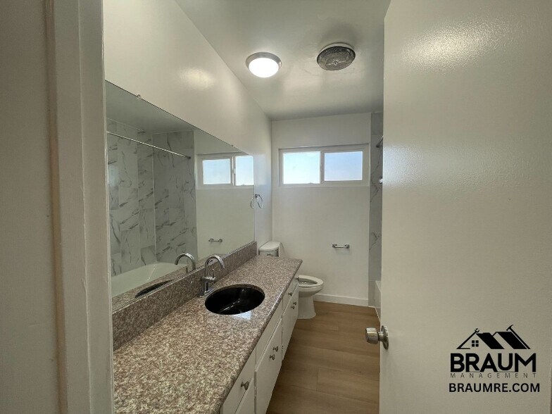 Building Photo - 6041 Whitsett Ave