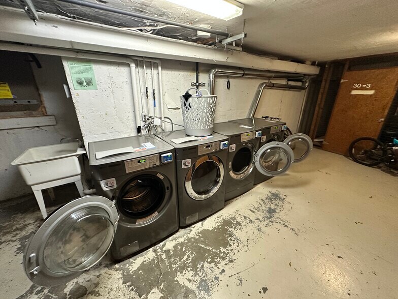 Building Photo - 51 Lake Shore Ct