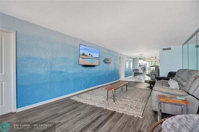 Building Photo - 1370 S Ocean Blvd