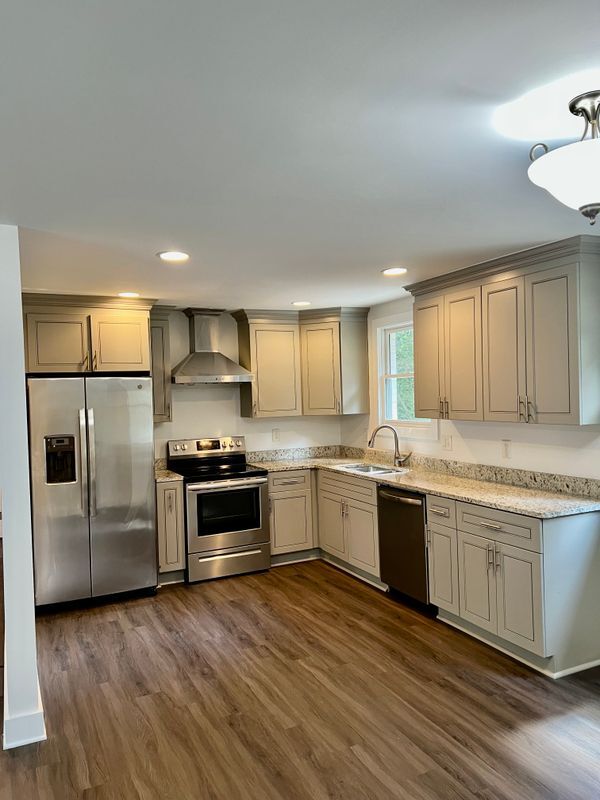 Building Photo - 375 Cologne Dr SE