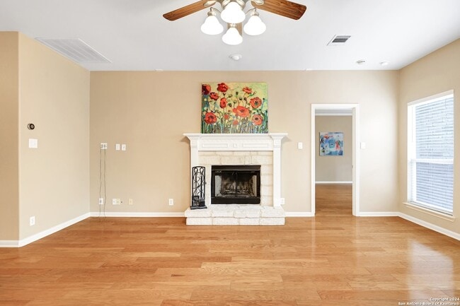 Building Photo - 5 Willow Heights Dr