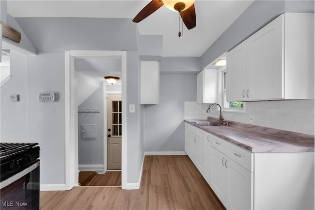 Building Photo - 24571 Hawthorne Dr