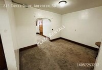 Building Photo - 19 7th Ave SE