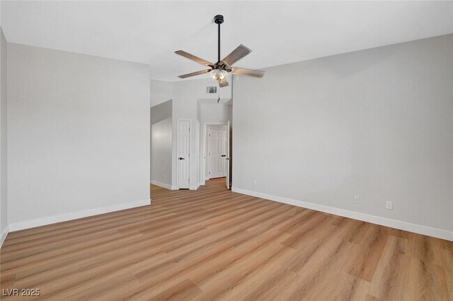 Building Photo - 301 Pine Haven St