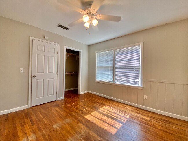 Building Photo - PRE LEASING NOW - AVAILABLE 7/14