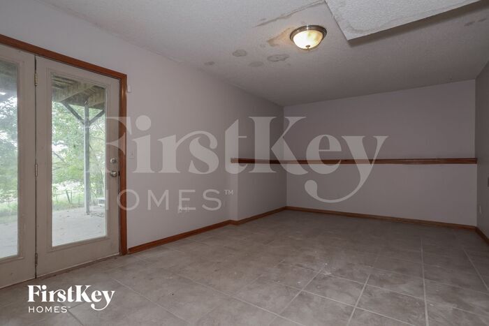 Building Photo - 8104 N Everton Ave