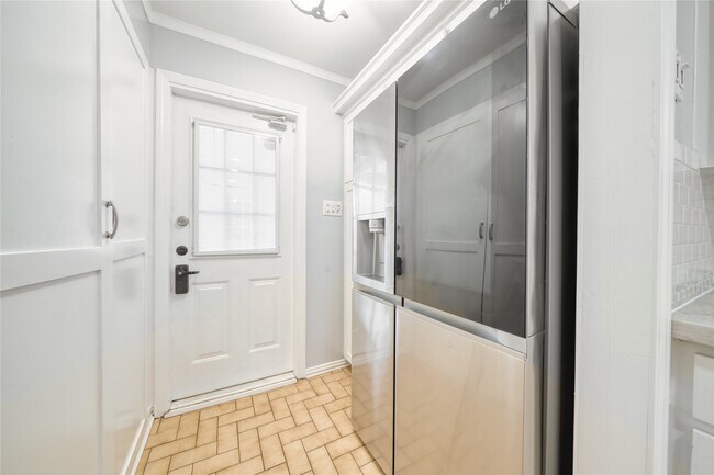 Building Photo - 3114 Cypress Point Dr