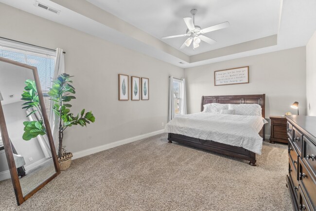 Building Photo - Spacious Clarksville Home on Golden Eagle Way | Pet Friendly | Decorative Fireplace | Great Layou...