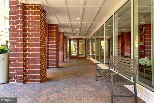 Building Photo - 635 Slaters Ln