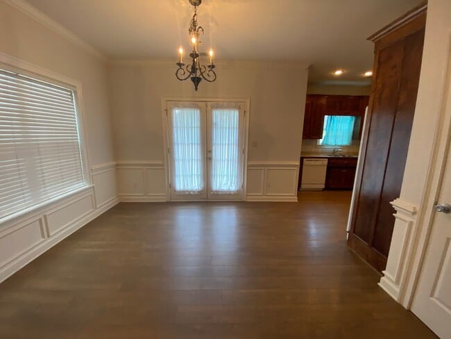 Building Photo - 4207 Broughton St