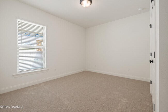 Building Photo - 107 Lotus St