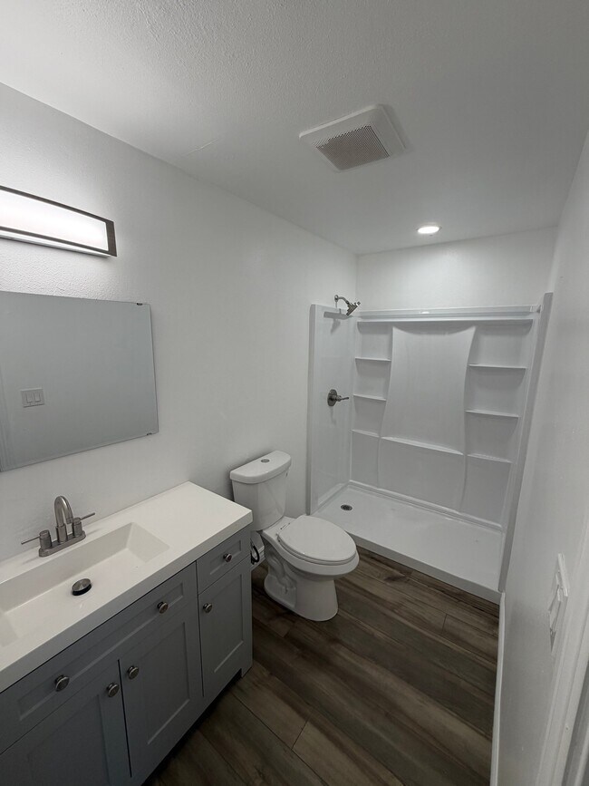 Building Photo - 2580 Hayes Dr
