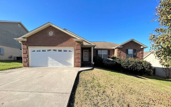 Primary Photo - FOUNTAIN CITY: 3 BEDROOM, 2 BATH IN MAPLE ...