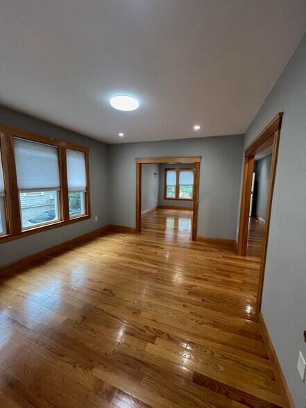 Building Photo - 152 Winchester St