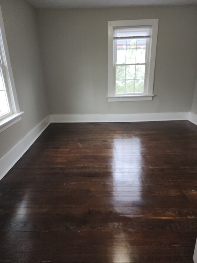 Building Photo - Updated 3 Bedroom 1.5 Bath West Point Beauty!