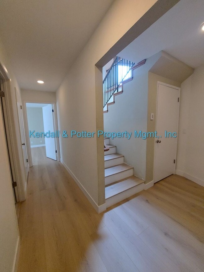 Building Photo - Spacious and Bright 3BR 2BA Seacliff Home - Close to the Beach!