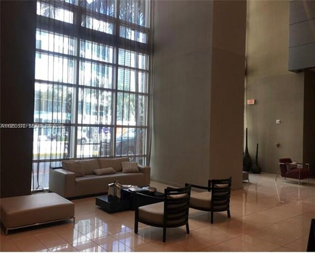 Building Photo - 300 S Biscayne Blvd