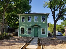 Building Photo - 1008 E 49th St