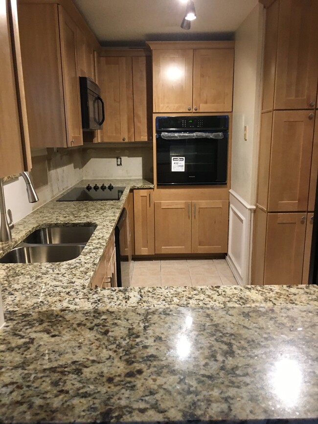 Primary Photo - 2714 Shady Grove Dr