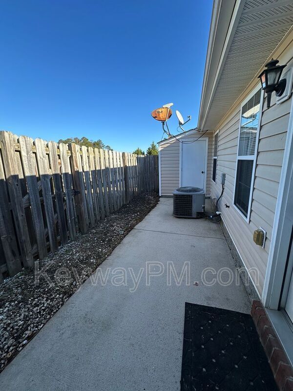 Building Photo - 127 Brandimere Drive