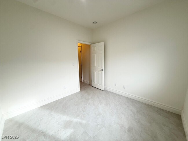 Building Photo - 9748 Waukegan Ave