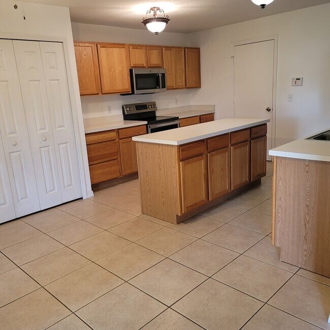 Building Photo - 4615 Elena Way