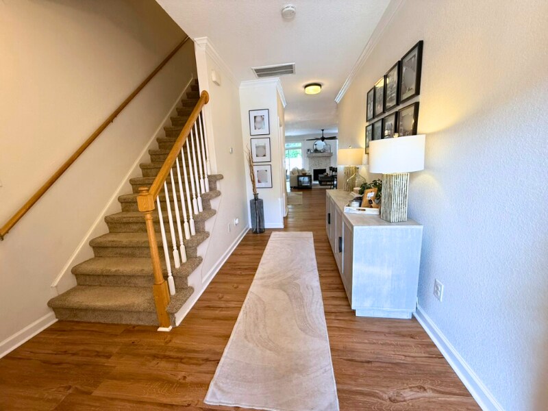 Building Photo - 472 Fieldstone Glen Way