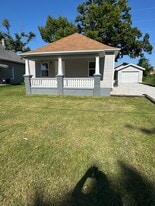 Building Photo - 1522 N Farmer Ave
