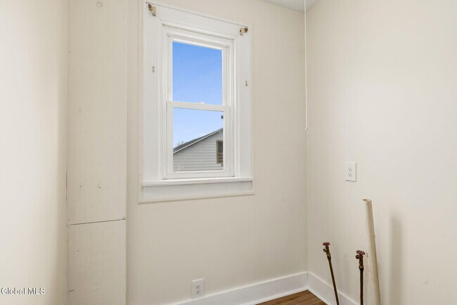 Building Photo - 16 Berkley Ave