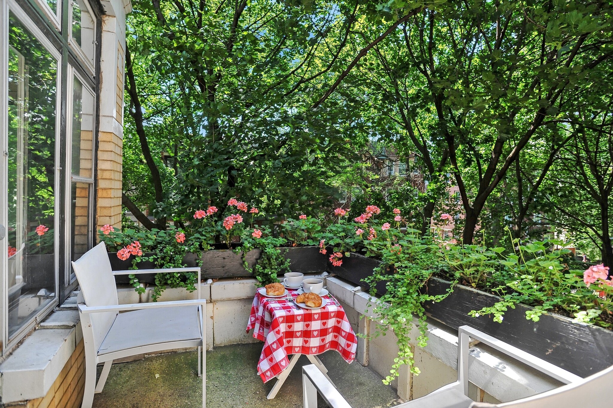 Front Balcony - 2737 N Hampden Ct