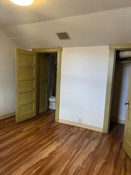 Building Photo - 2211 W Colorado Ave