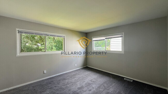 Building Photo - 3-Bedroom Home Near Indianapolis Motor Speedway with Attached Garage, Available NOW!