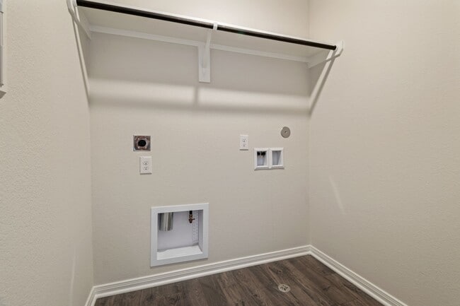 Building Photo - 16457 Blossom Grv Dr