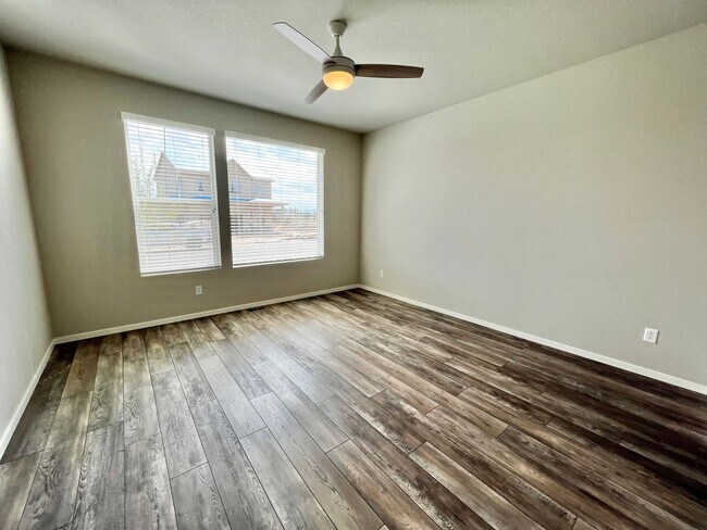 Building Photo - Beautiful 3 Bed 2.5 Bath House in Timnath!