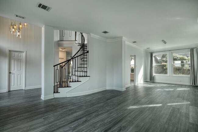 Building Photo - 10205 Open Gate Dr