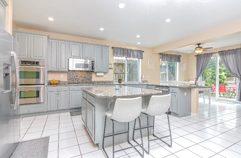 Building Photo - 8408 Arrowroot Cir