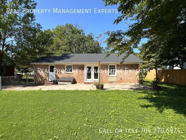 Building Photo - 4201 Winedale Ln