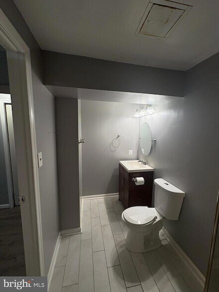 Building Photo - 3810 Glenview Terrace