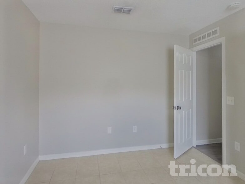 Building Photo - 810 Ognon Ct