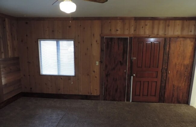 Building Photo - Application Pending - Two Bedroom Home in ...