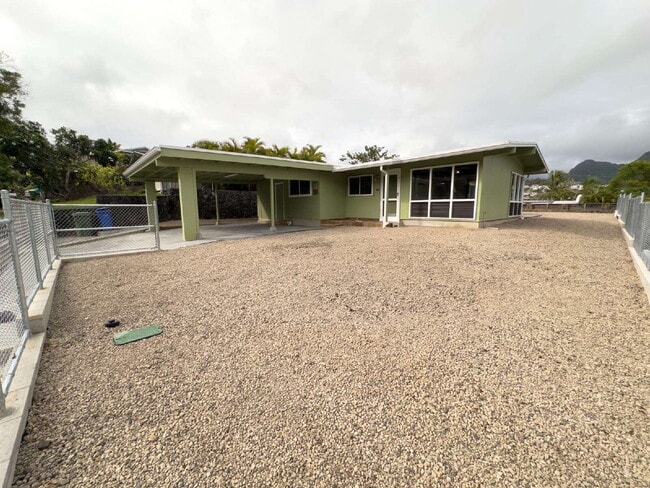 Building Photo - 1301 Kuuna St